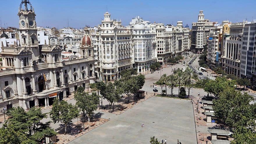 Visitar la plaza del Ayuntamiento - Planes que hacer en Valencia