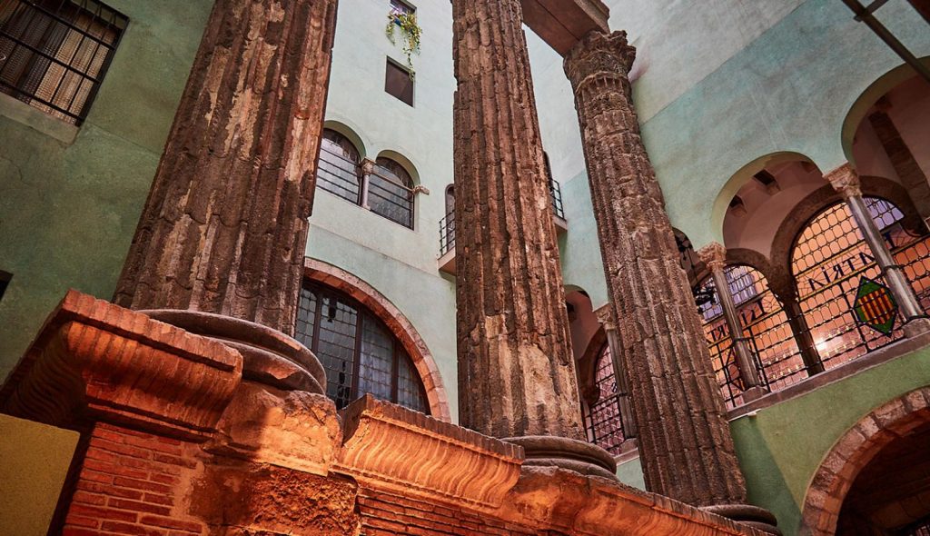 Templo de Augusto en el barrio Gótico - Planes para hacer en Barcelona este 2022