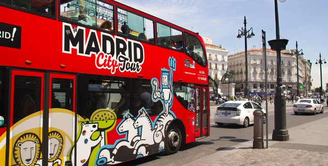 Recorre la ciudad en bus turístico - Qué hacer en el puente de mayo en Madrid