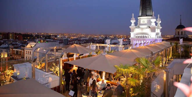 Terraza ME Madrid Reina Victoria - Los 11 Mejores Rooftops de Madrid para este verano 2023 Travelodge Hoteles España